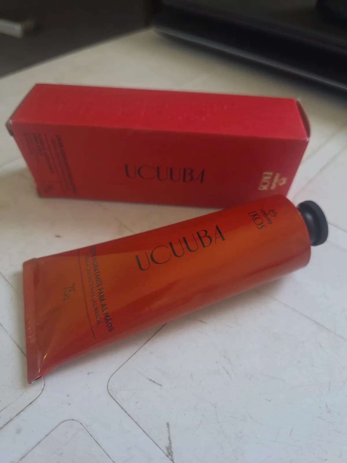 Crema de manos Ucuuba